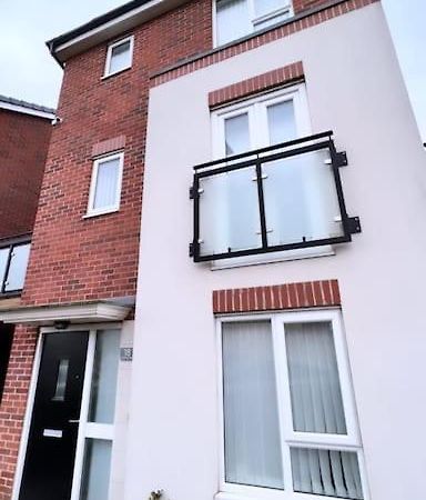 ליברפול 3 Stories, 5 Bedroom House In Prime Location With Balcony And Shared Garden מראה חיצוני תמונה
