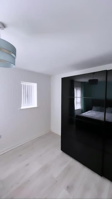 ליברפול 3 Stories, 5 Bedroom House In Prime Location With Balcony And Shared Garden מראה חיצוני תמונה